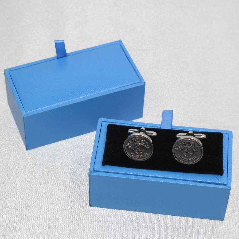 Obiect V-20 cutie de piele dreptunghiulară PU pentru butoni cu agrafe de 60mm, etc. mm.85*45*36, greutăţi de 55g